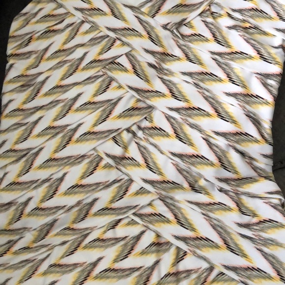 WHBM Zigzag Print Shell Top Sz L (A-16) - Picture 6 of 8